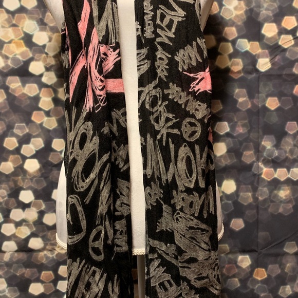 ⭐️NEW YORK PEACE & LOVE SCARF BEAUTIFUL ⭐️ - Picture 5 of 8